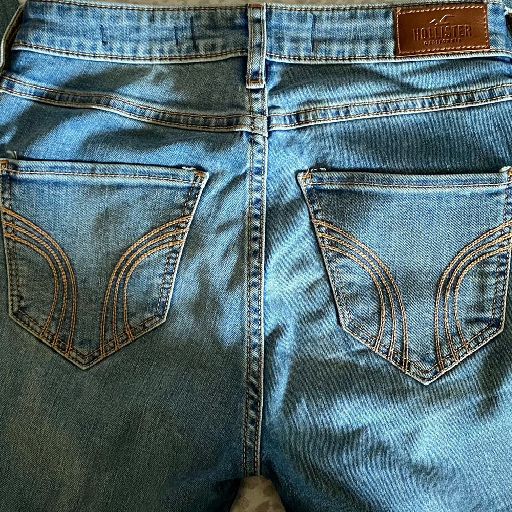 Hollister high rise crop jeans - Picture 3 of 5